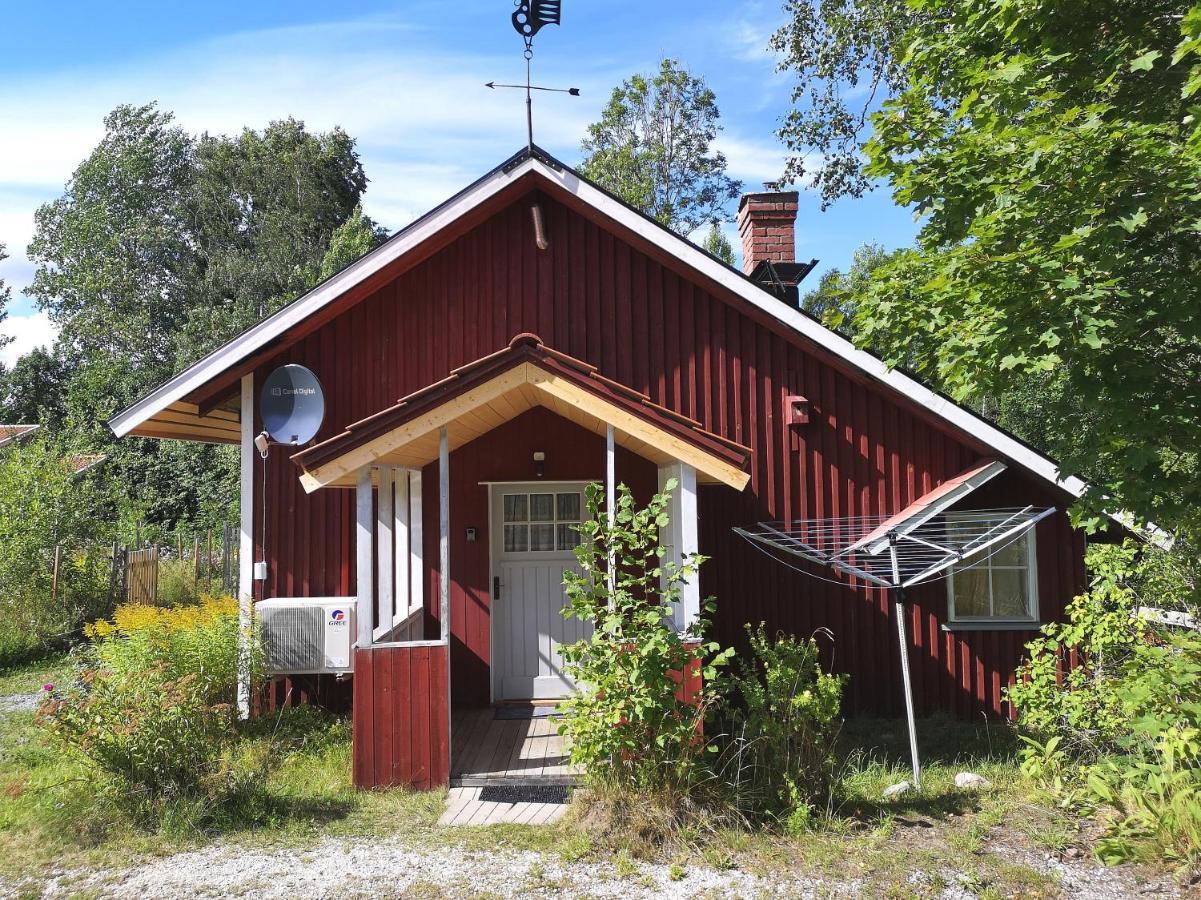 Viken - Cottage By Dalslands Canal Dals Långed Exterior photo
